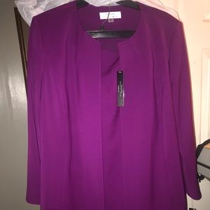 TAHARI Suit (Size 18W) - Color (Magenta)